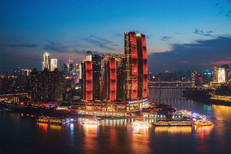 Edificios en Chongqing por la noche